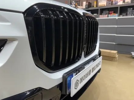 진주 사이드스텝 BMW x7 40i 크롬딜리트 블랙 유광머플러팁 킹스텝.전동사이드발판 튜닝 / 진주, 창원