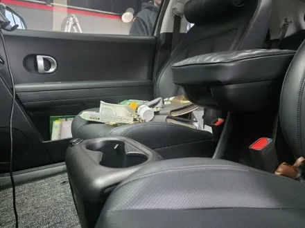 진주 아이오닉5 튜닝 슬라이딩 콘솔과 무선충전, 더뉴 아이오닉5 순정처럼 업그레이드했습니다 / 진주, 창원