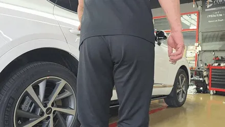 진주 제네시스gv80 킹스텝 전동사이드 발판 블랙 면발광LED타입 장착 / 진주, 창원