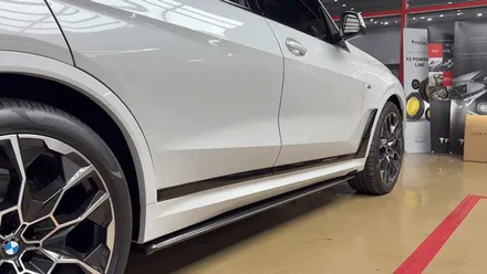 진주 사이드스텝 BMW x7 40i 크롬딜리트 블랙 유광머플러팁 킹스텝.전동사이드발판 튜닝 / 진주, 창원