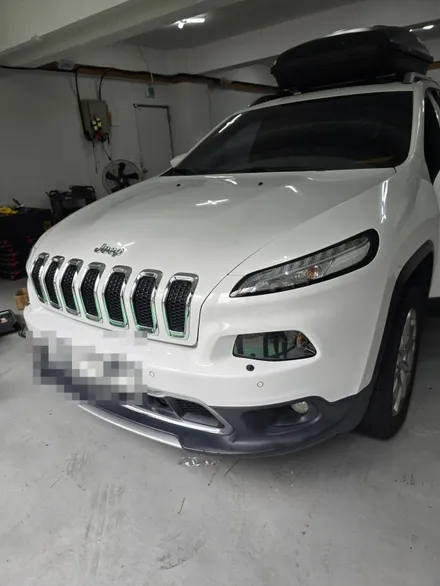 JEEP 13.3\