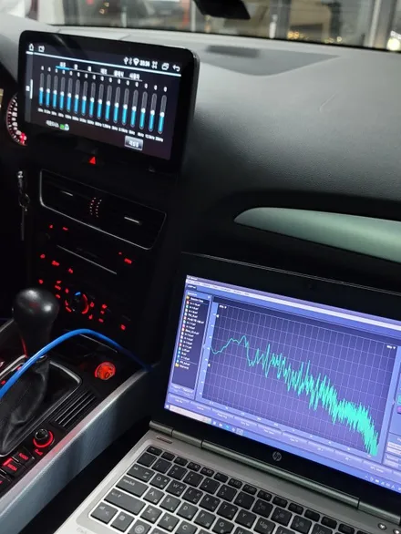 아우디 Q5 안드로이드 올인원 12.3\