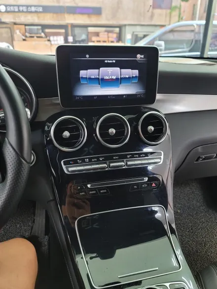 벤츠 GLC 300 안드로이드 올인원 10\