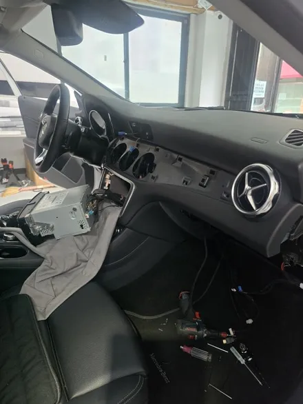 벤츠 GLA 220 X156 클라이드코리아 12.3인치 안드로이드 올인원 작업. / 서울 서초 양재동