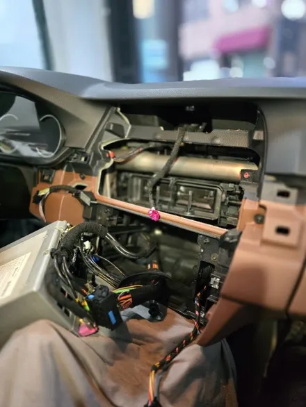 BMW 520D F10 클라이드코리아 15인치 안드로이드 올인원 작업. / 서울 서초 양재동