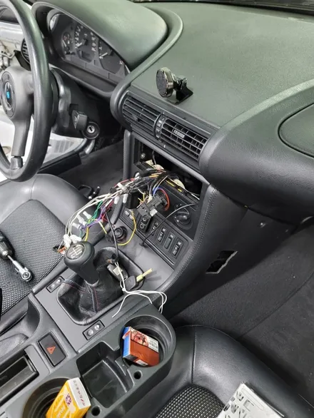 BMW Z3 헤드유닛& 포칼 스피커 / 서울 서초, 양재, 개