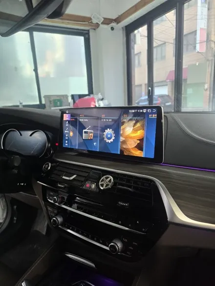 BMW 5시리즈(G30) 12.6인치 안드로이드 올인원 장착! 퀄컴 스냅드래곤 680의 압도적 성능 / 서울 서초 양재동