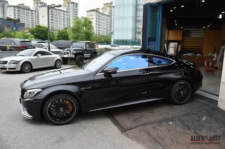 메르세데스 AMG C Coupe : 클리프디자인 아이리스 틴팅 필름 _고성능 세라믹 컬러 틴팅을 유리창에 입히기. / 성남시 분당구 운중동
