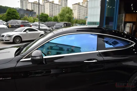 메르세데스 AMG C Coupe : 클리프디자인 아이리스 틴팅 필름 _고성능 세라믹 컬러 틴팅을 유리창에 입히기. / 성남시 분당구 운중동