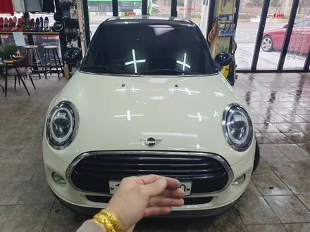 BMW 미니쿠퍼 3.5 세대 F56 사망한 순정클락션을 신품으로 교체하여 답답한 스트레스를 해방시켜 드렸습니다.~~~^^ / 서울 도봉구