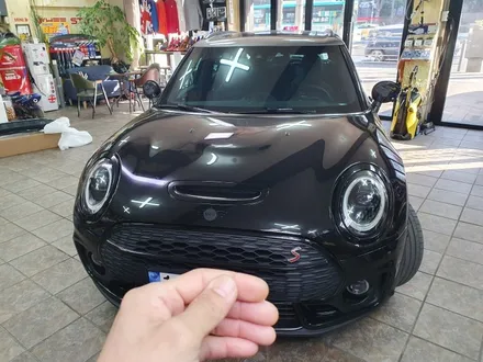 BMW 미니쿠퍼 F54 클럽맨 주차중 파손된 전면그릴을 모두 교환하여 드렸습니다.~~~^^ / 서울 도봉구