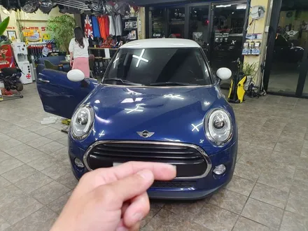 BMW 미니쿠퍼 3세대 F56 에어컨 불쾌한 냄새 제거 에바크리닝 작업과 함께 필터를 교환하여 드렸으며 R56 터보 실리콘 인테이크 호스 장착과 식빵등 고뱃지 JCW 카본 머플러팁 / 서울 도봉구