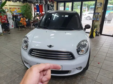 BMW 미니쿠퍼 R60 컨트리맨 순정모니터 연동 편리한 아이폰 카플레이 안드로이드 오토 장착과 필수품 와이드미러 교환으로 차량을 더욱더 안전하게 운행하실수 있습니다.~~~^^ / 서울 도봉구