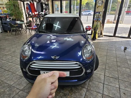 BMW 미니쿠퍼 F56 기본트림 주문하여 가져오신 미니용 사제 LED 라이트 교환으로 차량에 스타일을 변신시켜 드렸습니다.~~~^^ / 서울 도봉구
