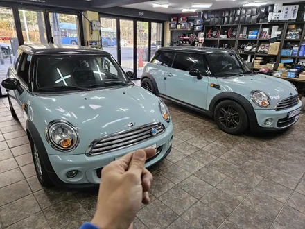 BMW 미니쿠퍼 2세대 R56 쌍둥이 미니쿠퍼에 편리한 아이폰 카플레이 안드로이드 오토를 동시에 진행하여 드렸습니다.~^^~~^^ / 서울 도봉구