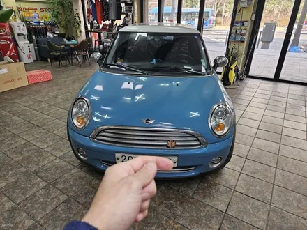 BMW 미니쿠퍼 2세대 R56 엔진오일 누유로 인한 헤드커버 앗세이 교환과 각종 소모품을 교환하여 차량에 컨디션을 회복시켜 드렸습니다.~~~^^ / 서울 도봉구