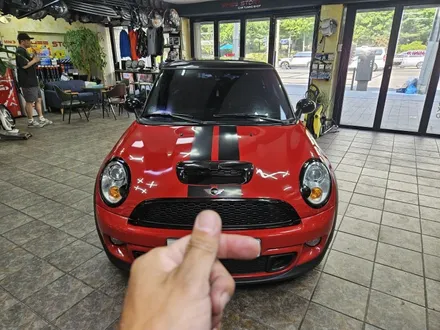 BMW 미니쿠퍼 2세대 R56 편리한 락폴딩 장착과 수명이 다한 배터리를 AGM 배터리 교환 배터리 코딩으로 차량에 컨디션을 회복시켜 드렸습니다.~~~^^ / 서울 도봉구