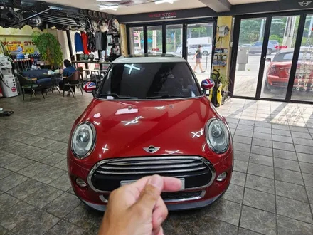 BMW 미니쿠퍼 F56 먹통된 클락션을 시원하게 살려드리고 고장난 블랙박스를 가성비 좋은 파인뷰 블랙박스로 교환하여 스트레스에서 해방시켜 드렸습니다.~~~^^ / 서울 도봉구