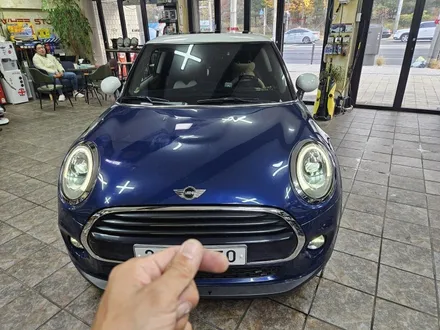 BMW 미니쿠퍼 F56 노 시그널 모니터 현상 해결과 함께 편리한 오토라이트 장착으로 차량이 더욱더 편리해 집니다.~~~^^ / 서울 도봉구