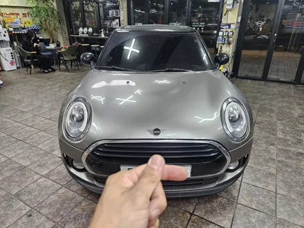 BMW 미니쿠퍼 F54 클럽맨 수명이 다한 배터리를 교환하여 차량에 컨디션을 살려드렸습니다.~~~^^ / 서울 도봉구