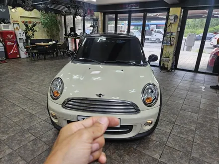 BMW 미니쿠퍼 R56 휴가철 차량 전체점검과 함께 편리한 오토라이트 튜닝 장착으로 편리함을 더해 드렸습니다.~~~^^ / 서울 도봉구
