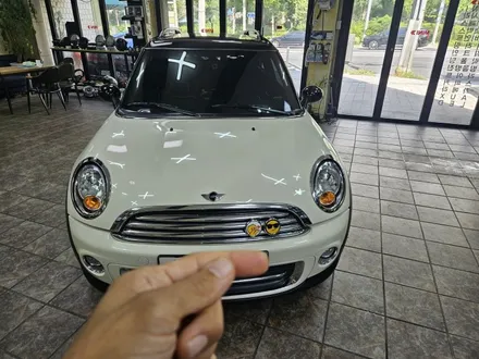 BMW 미니쿠퍼 R55 클럽맨 차주분이 가져오신 순정정품 LED 드라이빙램프 장착으로 차량에 스타일과 야간에 광량을 높혀드렸습니다.~~~^^ / 서울 도봉구