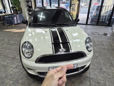 BMW 미니쿠퍼 R58 쿠페 주문하여 가져오신 미니전용 애프터 마켓 LED 데이라이트 라이트교환과 편의장치 락폴딩 유니언잭 테일램프 교환으로 차량에 스타일을 변신시켜 드리고 광명을 / 서울 도봉구