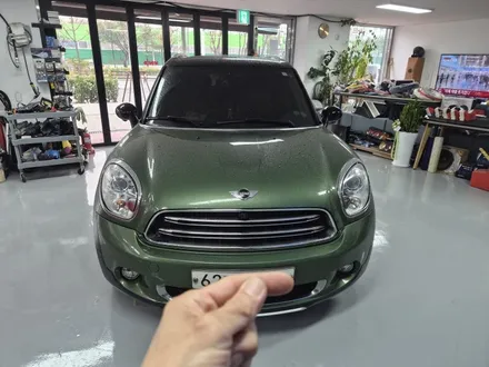 BMW 미니쿠퍼 R60  컨트리맨 깔끔한 파인뷰 룸미러 블랙박스 장착과 함께 수명이 다한 리모컨 배터리를 교환하여 스트레스에서 해방시켜 드렸습니다.ㅎㅎ / 서울 도봉구