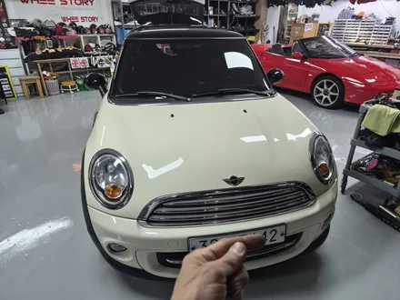BMW 미니쿠퍼 R56 차량전체점검과 함께 엔진오일보충 고질병 브레이크등 경고등을 모두 말끔히 수리하여 스트레스에서 해방시켜 드렸습니다.ㅎㅎ / 서울 도봉구