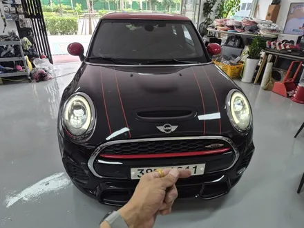 BMW 미니쿠퍼 F56 JCW 고장난 순정 열선시트 기능을 수리하여 모두 정상적으로 살려드렸습니다.~~~^^ / 서울 도봉구