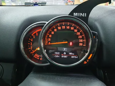 BMW 미니쿠퍼 F60 컨트리맨 수명이 다한 뒤 브래이크 패드를 신품으로 교환하여 컨디션을 회복시켜 드리고 고뱃지로 꾸며드렸습니다.~~~^^ / 서울 도봉구