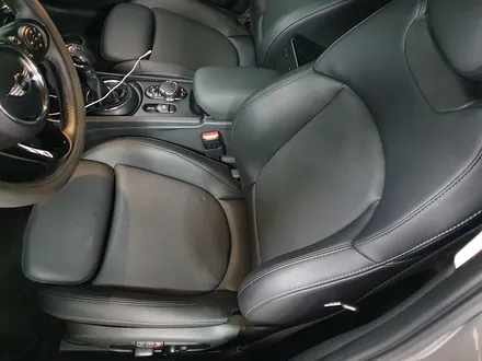 BMW 미니쿠퍼 F54 클럽맨 고장난 순정열선시트 기능을 모두 말끔히 수리하여 차량에서 이제 따뜻하게 지내실수 있습니다.~~~^^ / 서울 도봉구