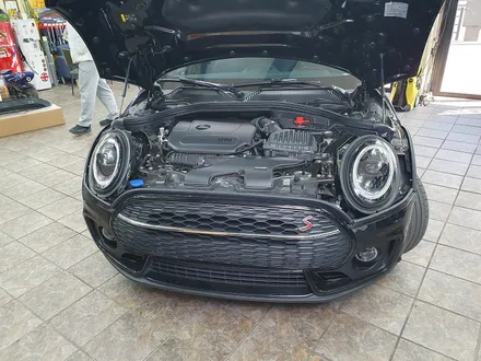 BMW 미니쿠퍼 F54 클럽맨 주차중 파손된 전면그릴을 모두 교환하여 드렸습니다.~~~^^ / 서울 도봉구