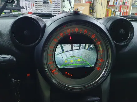 BMW 미니쿠퍼 R60 컨트리맨 순정 비부모니터 적화현상을 해결해드리고 후방카메라를 정상적으로 살려드렸습니다.~~~^^ / 서울 도봉구