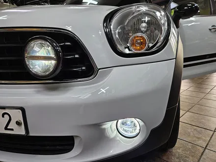 BMW 미니쿠퍼 R60 컨트리맨 가져오신 미니 LED 데이라이트 장착으로 차량에 스타일을 변신시켜 드렸습니다.~~~^^ / 서울 도봉구