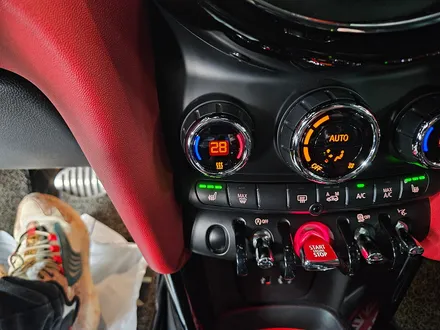 BMW 미니쿠퍼 F56 JCW 고장난 순정열선시트 수리로 올겨울 따뜻하게 보내실수있도록 하여 드렸습니다.~~~^^ / 서울 도봉구