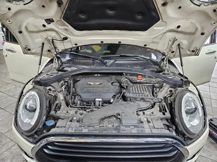 BMW 미니쿠퍼 F54 클럽맨 변속기장애 경고등수리와 함께 AGM배터리교환 브레이크등 경고등수리 고뱃지와 미러커버 장착으로 차량에 스타일을 살려드렸습니다.~~~^^ / 서울 도봉구