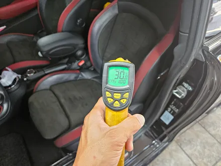 BMW 미니쿠퍼 F56 JCW 겨울철 필수기능 순정 열선시트 기능을 수리하여 엉따 등따를 살려드렸습니다.~~~~^^ / 서울 도봉구
