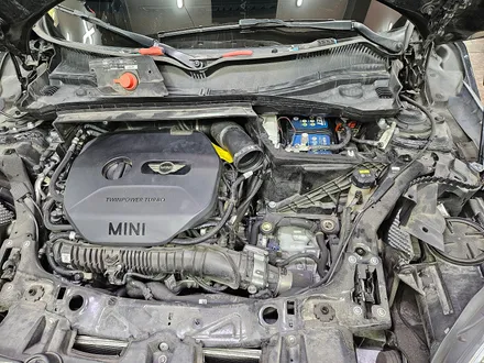BMW 미니쿠퍼 F60 컨트리맨 수명이 다한 메인 AGM 배터리 교환으로 차량에 전력시스템 컨디션을 살려드렸습니다.~~~^^ / 서울 도봉구