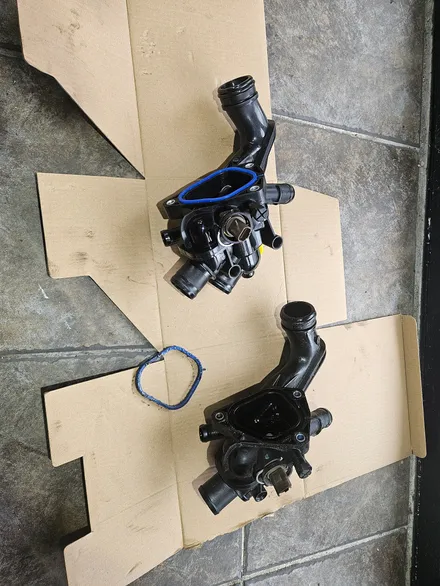BMW 미니쿠퍼 R56 엔진체크등 점등 이상이 있는부품 서모스텟 교환과 FRM 모듈 오류를 해결하여 차량에 라이트를 모두 정상적으로 살려드렸습니다.~~~^^ / 서울 도봉구
