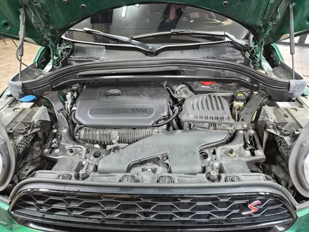 BMW 미니쿠퍼 F60 컨트리맨 순간적으로 사망한 순정 메인배터리를 AGM 배터리로 교환하여 차량에 전력시스템 컨디션을 회복시켜 드렸습니다.~~~^^ / 서울 도봉구