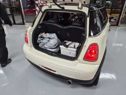 BMW 미니쿠퍼 R56 차량전체점검과 함께 엔진오일보충 고질병 브레이크등 경고등을 모두 말끔히 수리하여 스트레스에서 해방시켜 드렸습니다.ㅎㅎ / 서울 도봉구