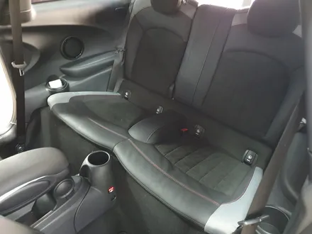 BMW 미니쿠퍼 3.5세대 F56 JCW 아이를 위한 뒷자석 디지털 열선시트 시공으로 뒷자석에서 뜨끈뜨근하게 지내실수 있습니다.~~~~~^^ / 서울 도봉구