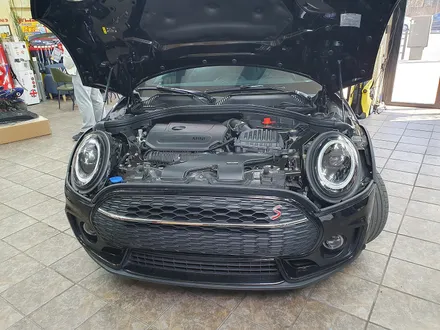 BMW 미니쿠퍼 F54 클럽맨 주차중 파손된 전면그릴을 모두 교환하여 드렸습니다.~~~^^ / 서울 도봉구