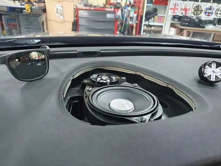 BMW 미니쿠퍼 F54 클럽맨 가져오신 순정 하만카돈 스피커를 교환하여 순정오디오 사운드를 업그레이드 시켜 드렸습니다.~~~~^^ / 서울 도봉구