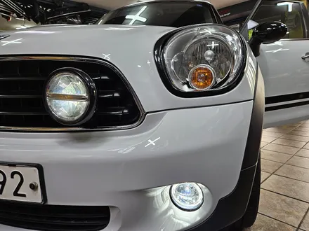 BMW 미니쿠퍼 R60 컨트리맨 가져오신 미니 LED 데이라이트 장착으로 차량에 스타일을 변신시켜 드렸습니다.~~~^^ / 서울 도봉구