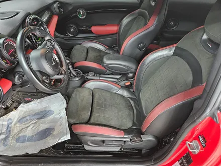 BMW 미니쿠퍼 F56 JCW 고장난 순정열선시트 수리로 올겨울 따뜻하게 보내실수있도록 하여 드렸습니다.~~~^^ / 서울 도봉구
