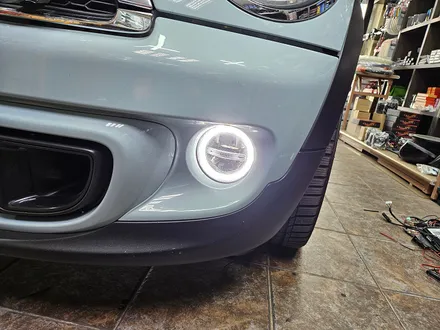 BMW 미니쿠퍼 R60 컨트리맨 LED 면발광 데이라이트 장착과 함께 R56 순정 LED 데이라이트를 퓨즈작업으로 다시 살려 드렸습니다.~~~^^ / 서울 도봉구