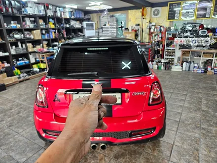 BMW 미니쿠퍼 2세대 R56 편리한 락폴딩 장착과 수명이 다한 배터리를 AGM 배터리 교환 배터리 코딩으로 차량에 컨디션을 회복시켜 드렸습니다.~~~^^ / 서울 도봉구