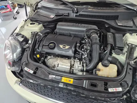 BMW 미니쿠퍼 R55 클럽맨 엔진오일 누유현상을 헤드커버 교환으로 잡아드렸습니다.~~~^^ / 서울 도봉구